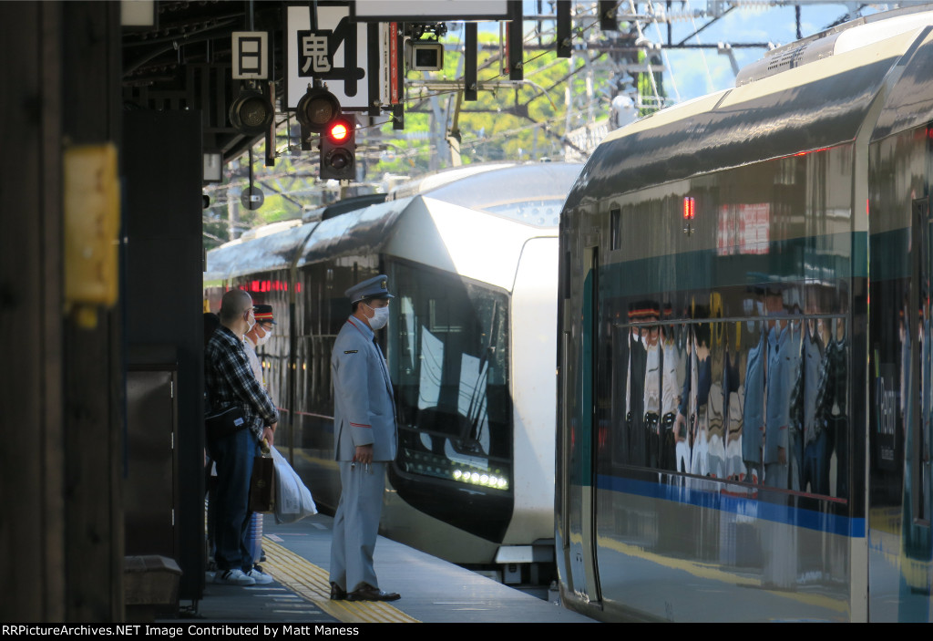 Connecting the trains